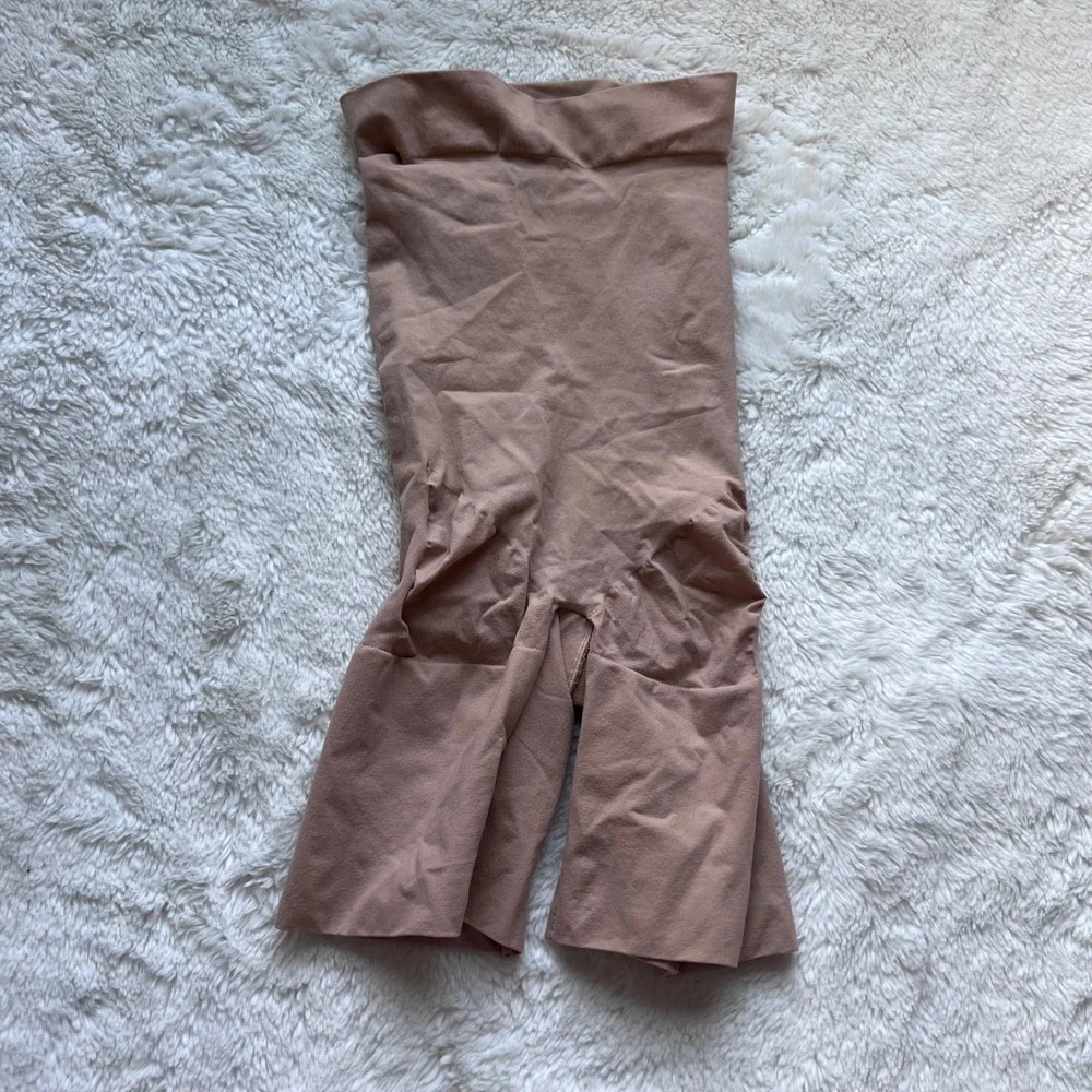 Skims Sculpting Short Mid Thigh Shapewear Clay‎ Brown Womens Size Small S/P NWOT